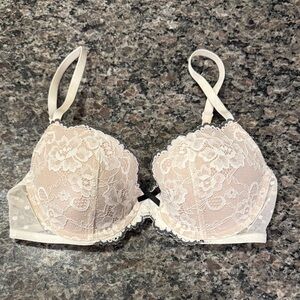 Elegant Lace Bra!!